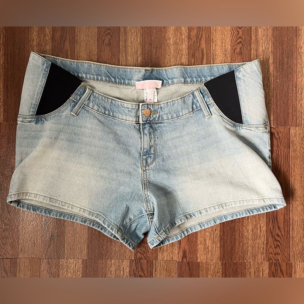 WOMEN'S ISABEL MATERNITY MIDI SHORTS - LIGHT WASH - SIDE PANELS - SIZE 16- NEW